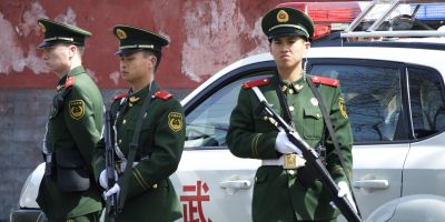 在线验证报告 site www.chsi.com.cn 中国高等教育学生信息网学信网官方网站首页截图，绿色主题界面，显示在线验证报告查询入口